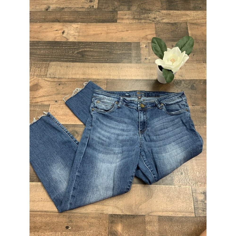 Kut Womans Tapered Leg Cut Off Fray Edges Jean 10P